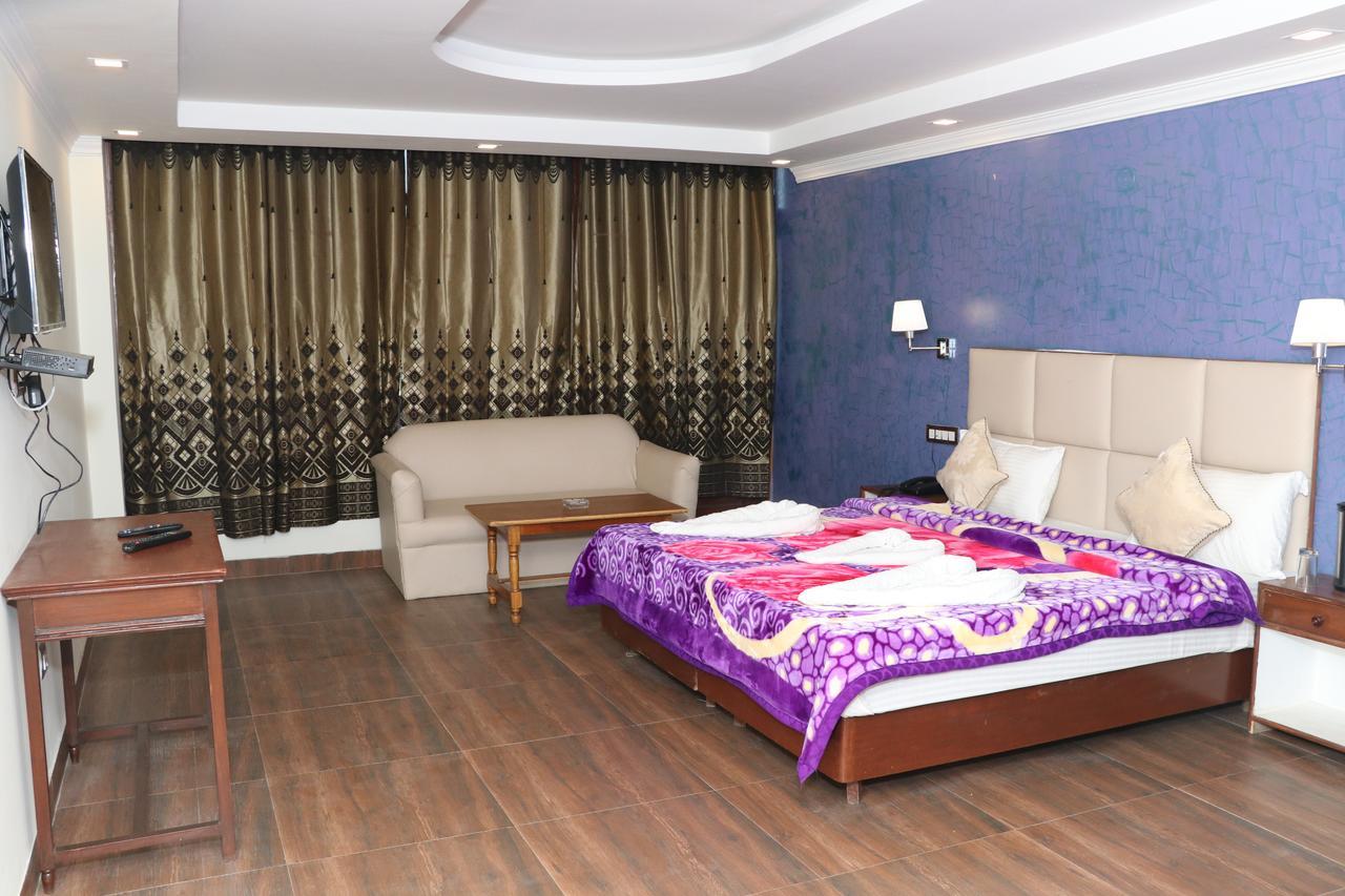 Hotel Green Tara Manāli Buitenkant foto
