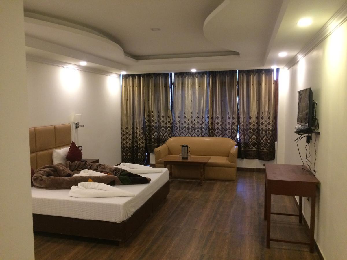 Hotel Green Tara Manāli Buitenkant foto
