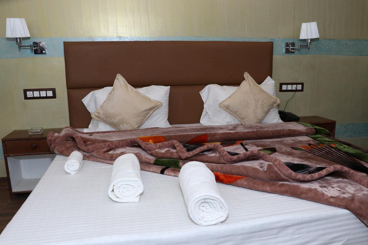 Hotel Green Tara Manāli Buitenkant foto