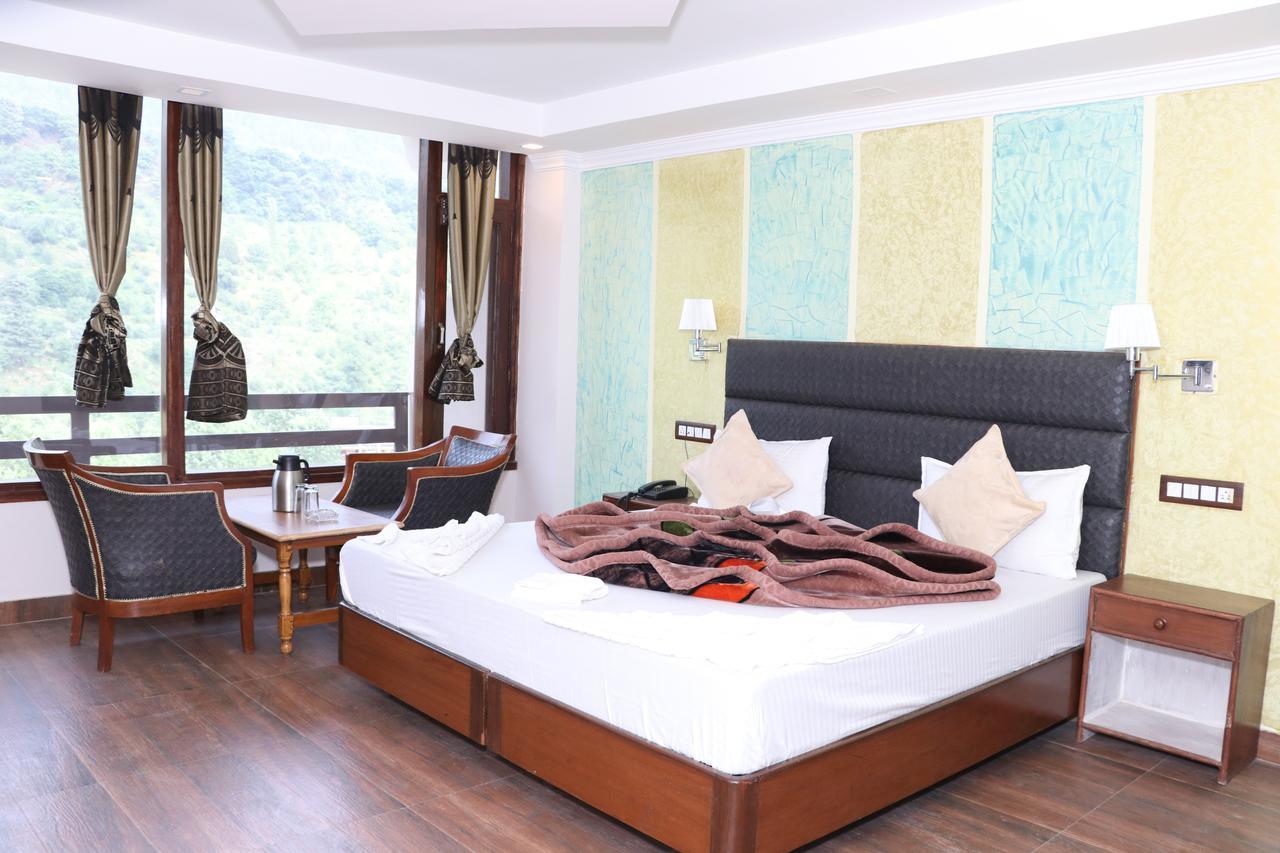 Hotel Green Tara Manāli Buitenkant foto